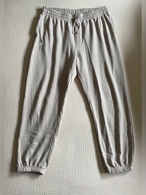 Women’s XL Under Armour Beige Sweatpants / Jogger (80% Cotton / Poly)